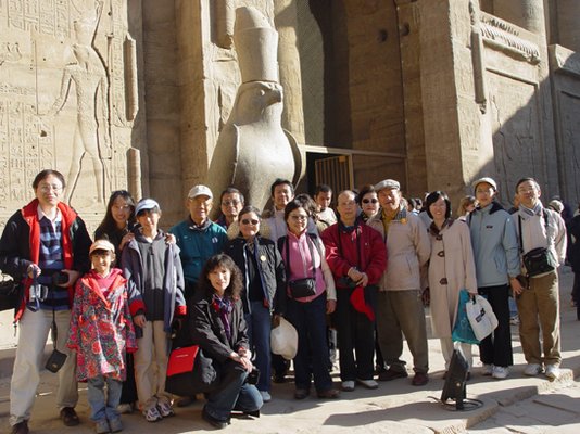Egypt 2004---D07-03-09 Everybody likes the Horus statue very much.jpg