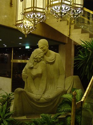 Egypt 2004---D09-05-02 An impressive sculpture in the hotel.jpg