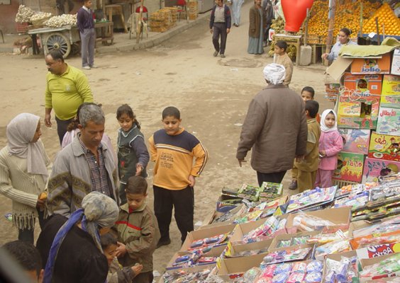 Egypt 2004---D11-07-05 Children buying toys and drawing lots.jpg