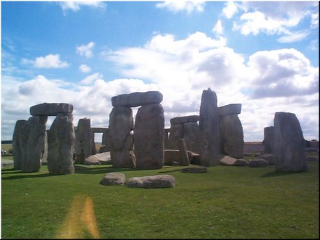15 Stonehenge, UK.jpg