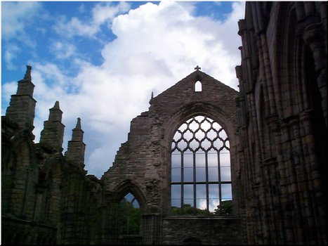 57 A church ruin in Palace of Holyroodhouse, Edinburg, UK.jpg