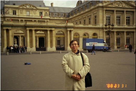 03-30-01-01 Palais Royal in Paris, France.jpg