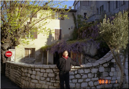 04-05-01-16 St. Paul de Vence, France.jpg