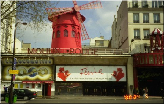 04-06-02b-09 Moulin Rouge in Montmartre, Paris, France.jpg