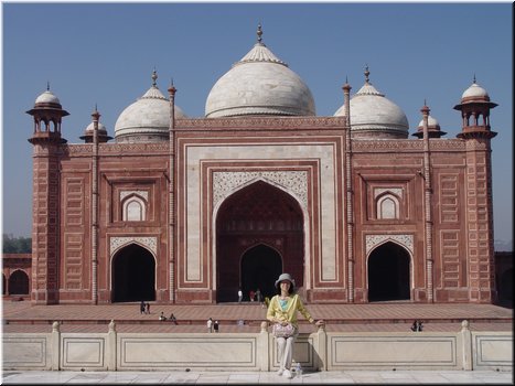 Day 5 --- 03 Taj Mahal (before the Mosque).jpg