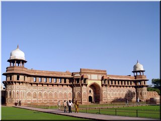 02 Jehangiri Mahal.jpg