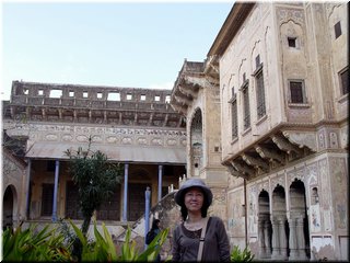 05 In a haveli courtyard.jpg