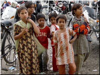 01 A group of children in Jaipur.jpg