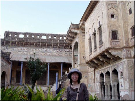 Day 2 --- 03-06 Mandawa havelis (in the courtyard of a haveli).jpg