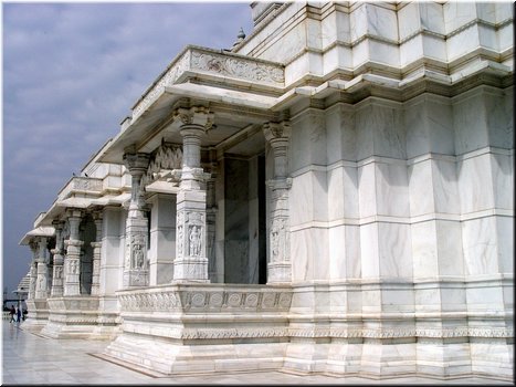 Day 3 --- 01-03 Birlar Lakshmi Narayan Temple, Jaipur (the side view).jpg