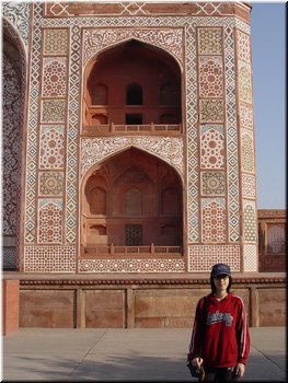 Day 6 --- 01-02 Akbar's Mausoleum (completed by his son Jehangir in 1613).jpg