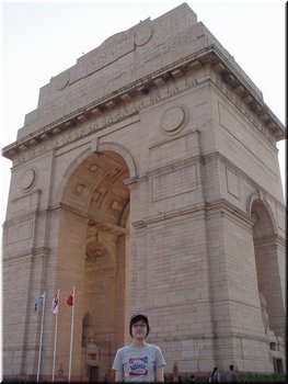 Day 6 --- 02-03 Touring Delhi (India Gate).jpg