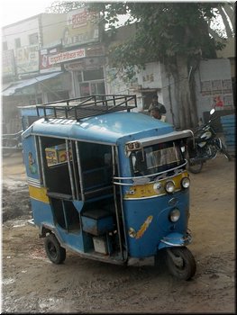 Special topics --- 02-01 Transportation tools ('auto taxi' - most popular taxi in India).jpg