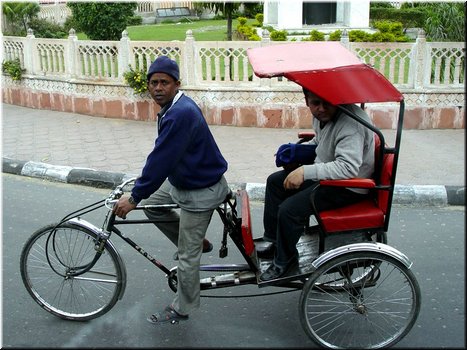 Special topics --- 02-02 Transportation tools (a cycle rickshaw).jpg