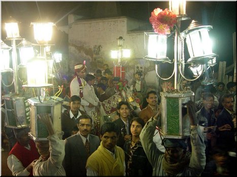 Special topics --- 05-03 Culture (a wedding parade seen in Agra).jpg