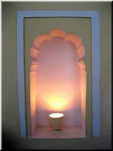 04 A wall lamp in the room (taken by Meimei).jpg
