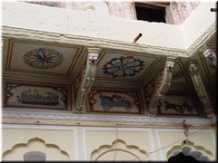 21 Haveli 4 - pretty paintings C.jpg