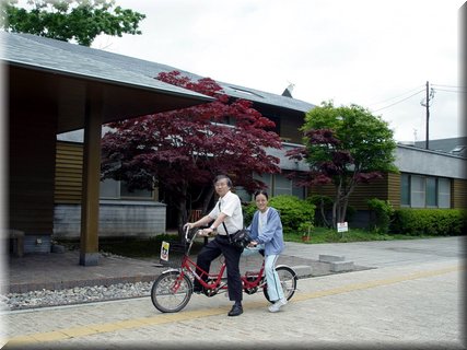02-02-02-003 Papa riding a 2-seated bicycle with Meimei at Onuma Park.jpg