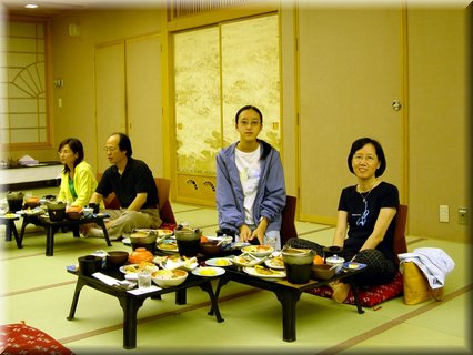 02-05-04 Mamma and Meimei in happy dining mood.jpg