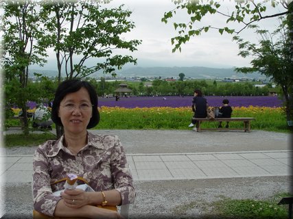 04-04-01-13 Sitting before a picturesque scene.JPG