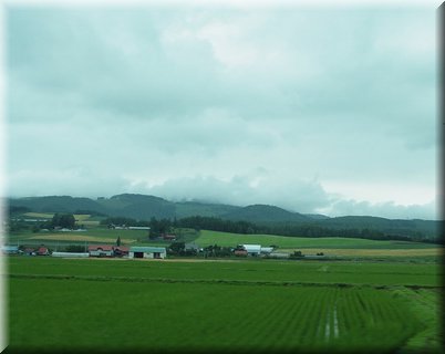 04-04-04-09 A countryside scene in Furano.jpg