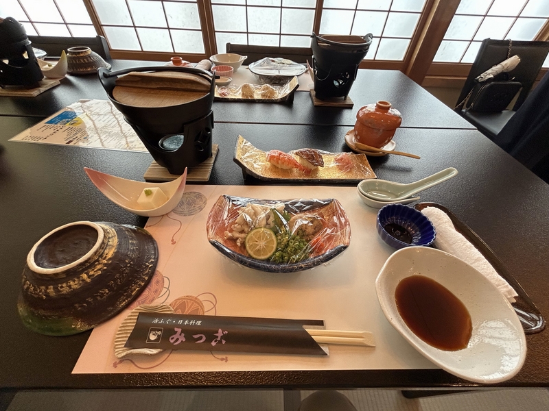 Japan 2024---05-06-01_The putterfish meal we had in a pufferfish restaurant in Usuki, Oita.jpg
