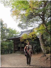 04-01D-04_Before an old little temple in the park.JPG