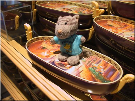 56 Disney Sea -- Kitty bought in a shop.jpg