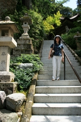 04-05-06 Natadera Temple - mamma