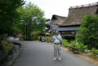 04-08-04 Arts & crafts in Yu-no-Kuni-no-Mori village