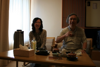 04-11-03 Kagaya Hotel with Wakura Hot Spring - tea time after check-in