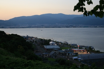 02-05-01 A glance at Suwa Lake at a nearby rest area