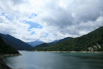 03-05-01 Kurobe Lake
