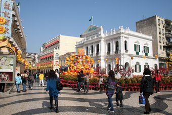 Day 3--- 03-02 (WH-02) Senado Square - scene 2