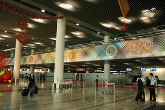 Day 5--- 08-01  Macau Airport - Hall scene 1