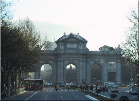 02---2_6&7_Madrid---03 Door of Triumph.jpg