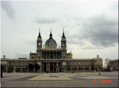 03---2_6_Royal Palace ---  01 Outside view of the palace.jpg