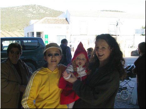 16_2_8_Rest Area & Windmills-08 Meimei with a baby and his mother.jpg