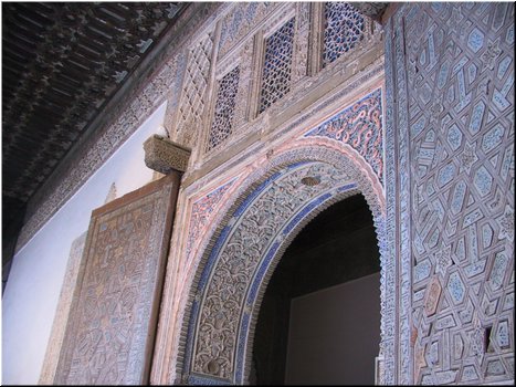 22---2_9_Seville - Reales Alcazares Palace-05 Complicated patterns on door way.JPG