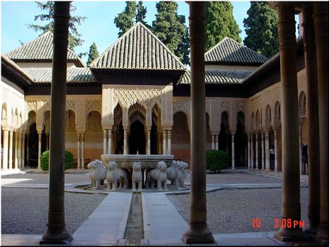 27---2_10_Alhambra - views --- 03 Another Moor-style courtyard (courtesy of Prof. Chang).jpg