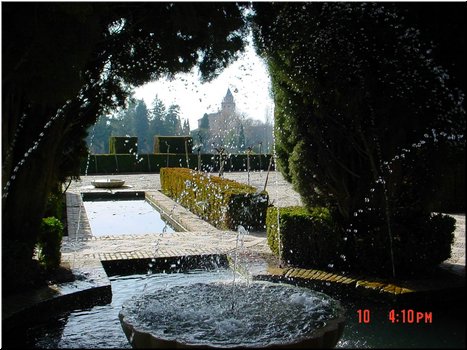 28-2_10_Alhambra-Generalife Garden-13 Water ponds in the garden(courtesy of Prof. Chang).jpg