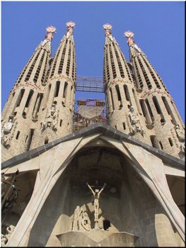 34---2_11_Sagrada Familia --- 01 A cathedral still in construction process.jpg