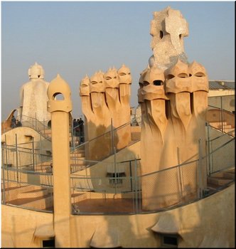 35---2_11_Mila House --- 04 On the top of the house A (courtesy of Dr. Lan).JPG