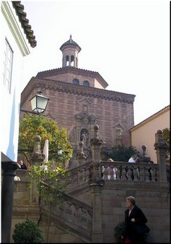 39---2_12_Spanish Town --- 03 Buildings are typical of those in each distinct province.jpg