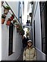 18---2_9_Cordoba - Flower Street --- 01 Meimei in a typical lane of Cordoba.JPG