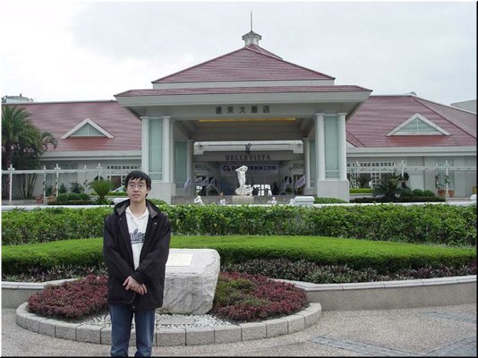 02-01-01 The front of Bellevista Hotel where we stayed overnight.jpg