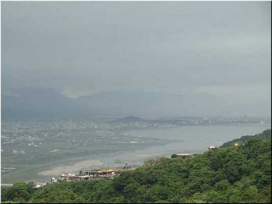 02-03-04 Hualien City and Hualien River seen from the hotel plaza.jpg
