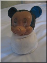 24 Mickey is always with Meimei to everywhere for about 15 years.jpg