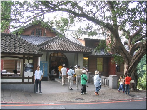 01 The frontal view of the museum.jpg