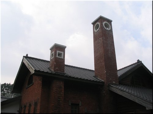 04 Some chimneys of the museum.jpg